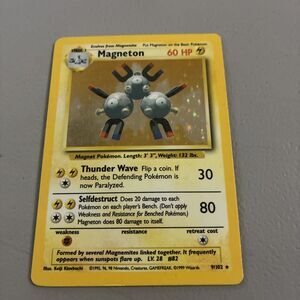Pokemon Magneton -Base Set # 9/102 Holo Rare -Uncirculated.